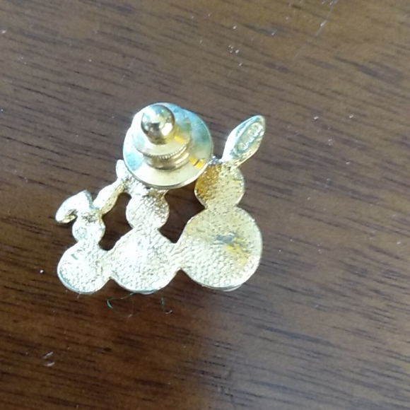 Bunny rabbit pin with pearls Avon - Picture 3 of 3